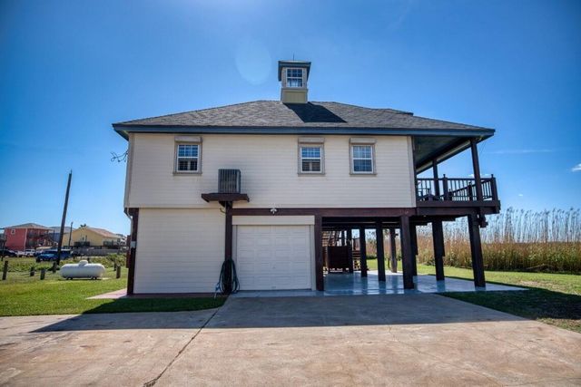 203 Francis Cove, Surfside Beach, TX 77541