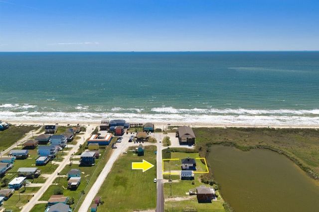 203 Francis Cove, Surfside Beach, TX 77541