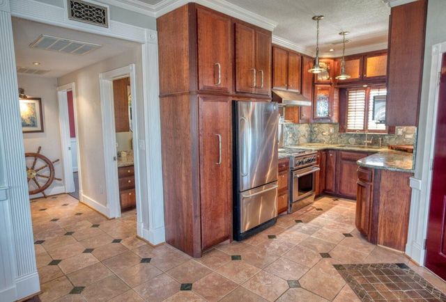 203 Francis Cove, Surfside Beach, TX 77541