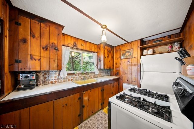 2215 Lakeside Dr, Vernon Twp., NJ 07422