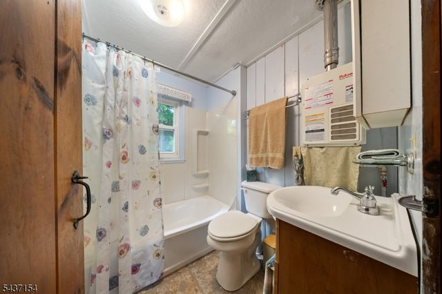 2215 Lakeside Dr, Vernon Twp., NJ 07422
