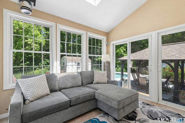 35 Pheasant Lane, Hamden, CT 06518