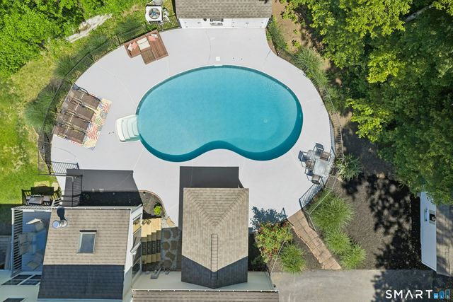 35 Pheasant Lane, Hamden, CT 06518