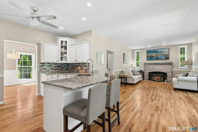 35 Pheasant Lane, Hamden, CT 06518