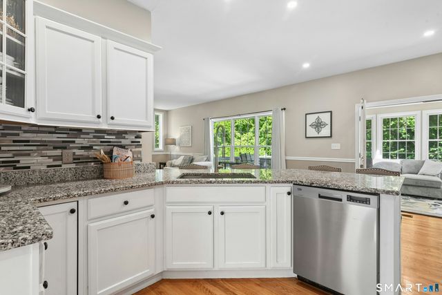 35 Pheasant Lane, Hamden, CT 06518