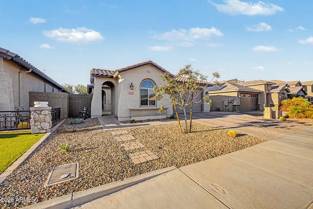 15130 W MORELAND Street, Goodyear, AZ 85338