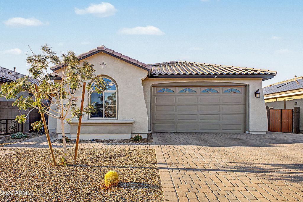 15130 W MORELAND Street, Goodyear, AZ 85338 — photo 2