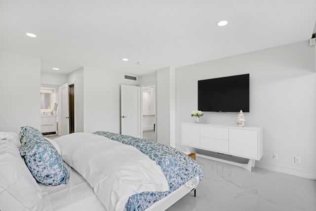 2295 S Ocean Boulevard 321, Palm Beach, FL 33480
