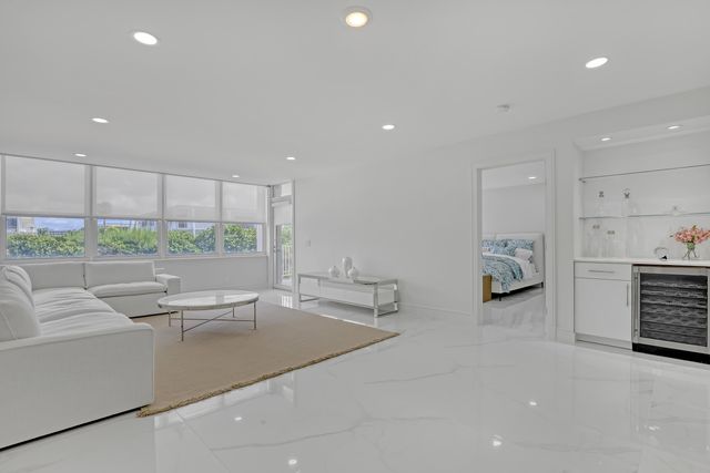 2295 S Ocean Boulevard 321, Palm Beach, FL 33480