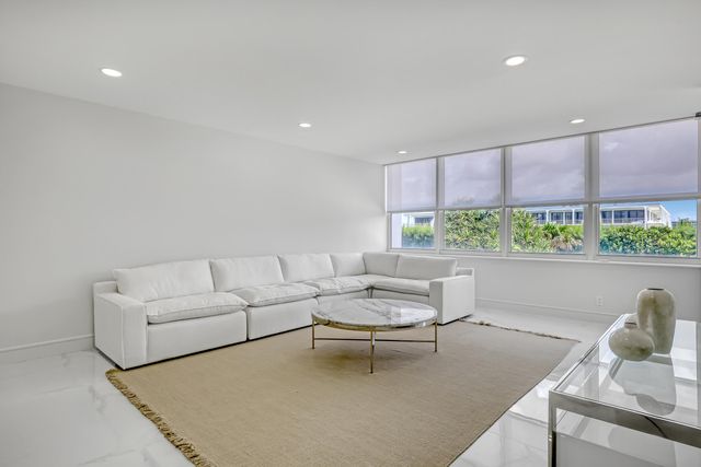2295 S Ocean Boulevard 321, Palm Beach, FL 33480