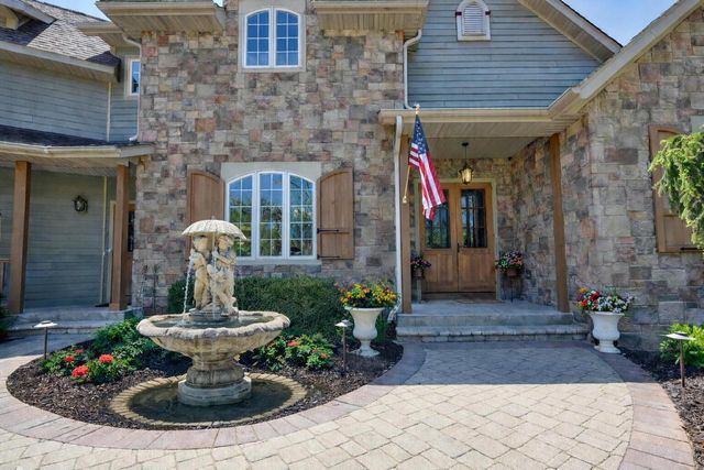 N4161 Kenney LANE, Delavan, WI 53115
