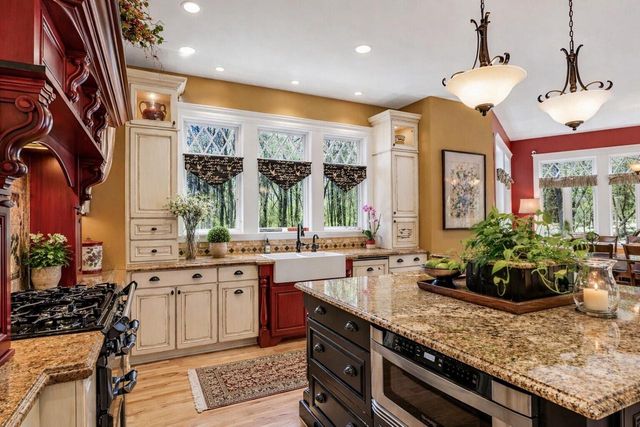 N4161 Kenney LANE, Delavan, WI 53115