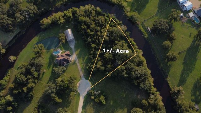 1044 Winchester Trail, Angleton, TX 77515