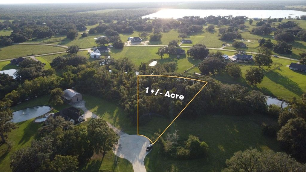 1044 Winchester Trail, Angleton, TX 77515