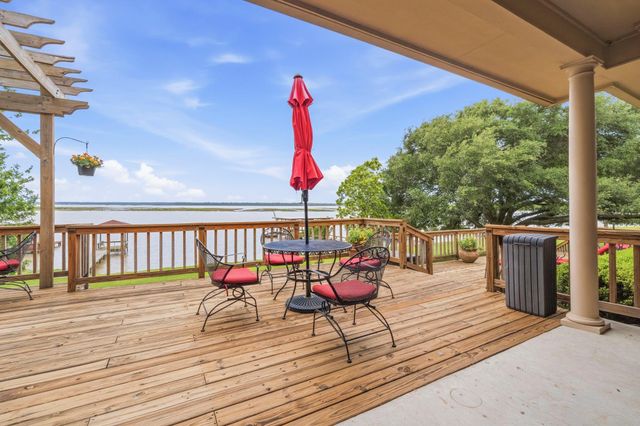 259 Memphis Bell Road, Trinity, TX 75862