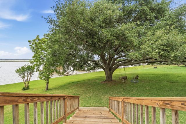 259 Memphis Bell Road, Trinity, TX 75862