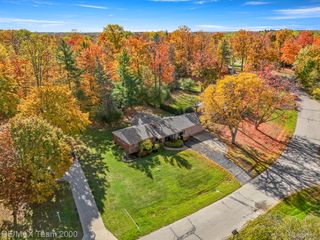 28454 Quail Hollow Road, Farmington Hills, MI 48331