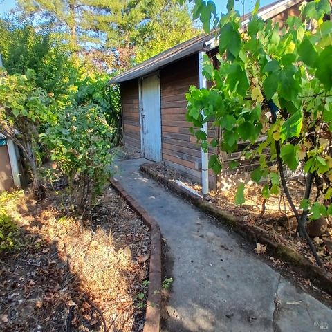548 Milani Dr, Ukiah, CA 95482