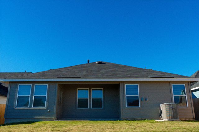 223 Las Lomas DR, San Marcos, TX 78666