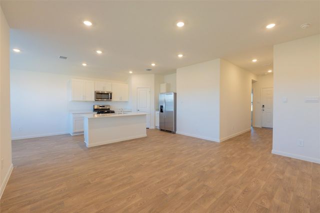 223 Las Lomas DR, San Marcos, TX 78666