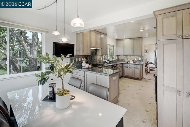 2635 Saklan Indian Dr 3, Walnut Creek, CA 94595