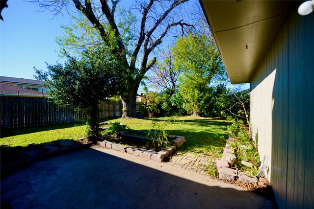 2021 Mill Pond Road, Garland, TX 75044