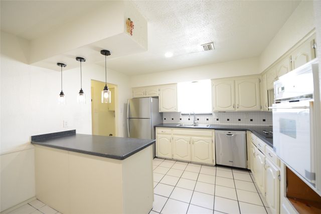 2021 Mill Pond Road, Garland, TX 75044