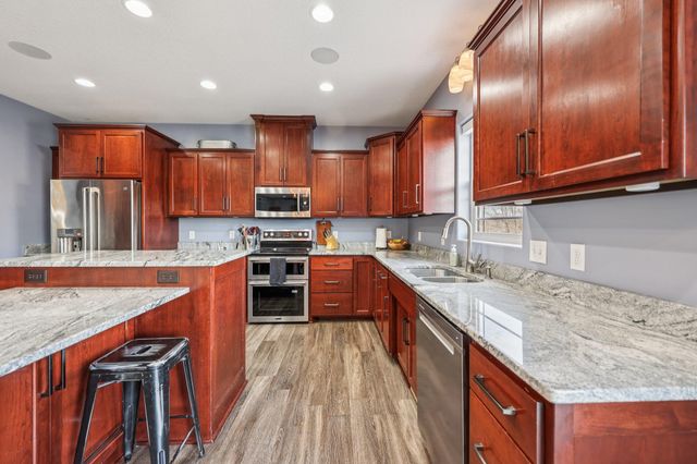 926 Bluff Heights Drive SE, Lonsdale, MN 55046