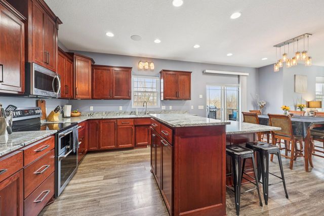 926 Bluff Heights Drive SE, Lonsdale, MN 55046