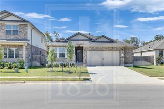 135 Hackberry LN, Bastrop, TX 78602