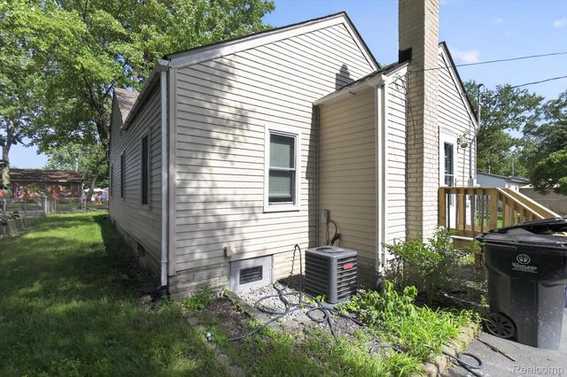 1446 Norris Street, Westland, MI 48186