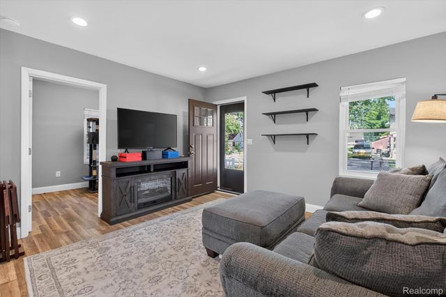 1446 Norris Street, Westland, MI 48186