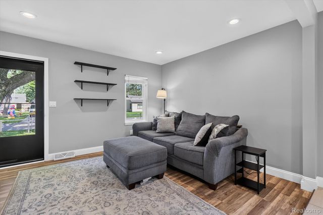 1446 Norris Street, Westland, MI 48186