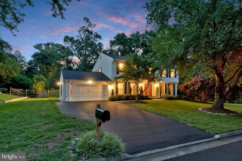 10302 GALPIN CT, Great Falls, VA 22066