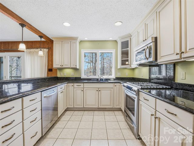 61 Brookwood Road, Asheville, NC 28804