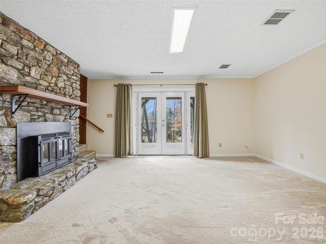 61 Brookwood Road, Asheville, NC 28804