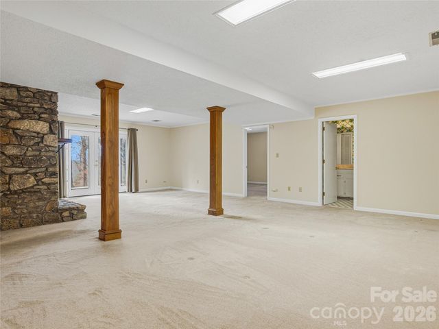 61 Brookwood Road, Asheville, NC 28804