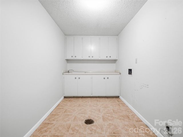 61 Brookwood Road, Asheville, NC 28804