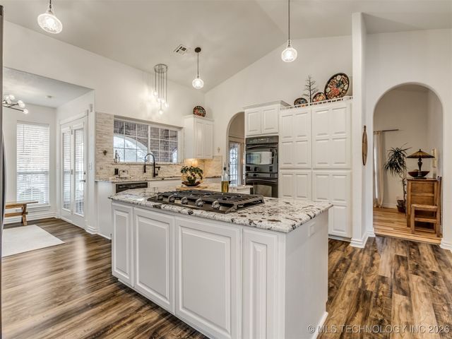 32825 E 740 Road, Wagoner, OK 74467