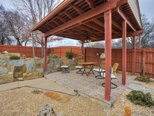 32825 E 740 Road, Wagoner, OK 74467