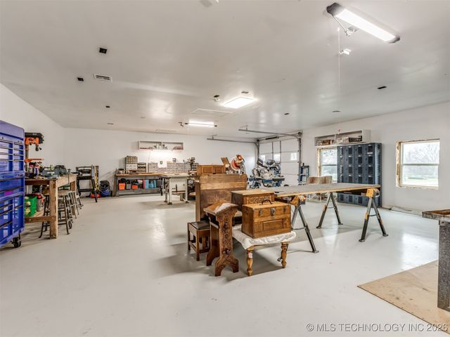 32825 E 740 Road, Wagoner, OK 74467