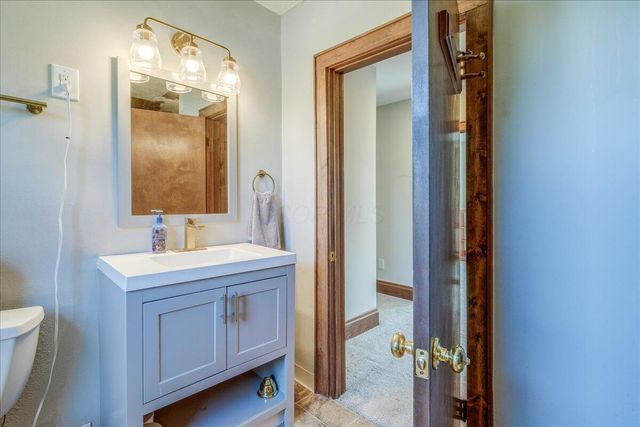 464 E Hinman Avenue, Columbus, OH 43207