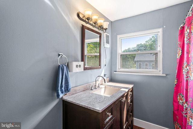 2300 S FILBERT ST, Allentown, PA 18103