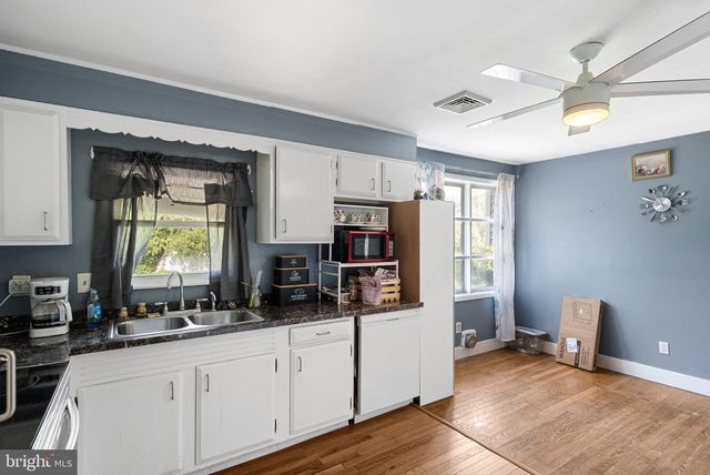 2300 S FILBERT ST, Allentown, PA 18103