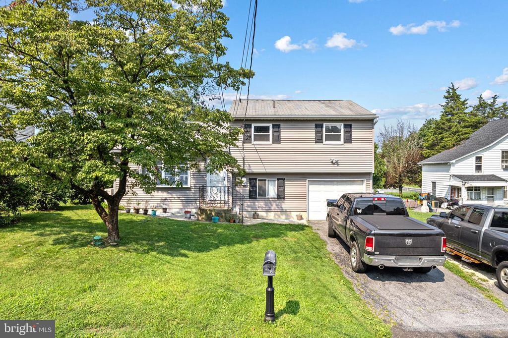 2300 S FILBERT ST, Allentown, PA 18103