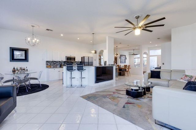 8910 Brittany Lakes Dr, Boynton Beach, FL 33472