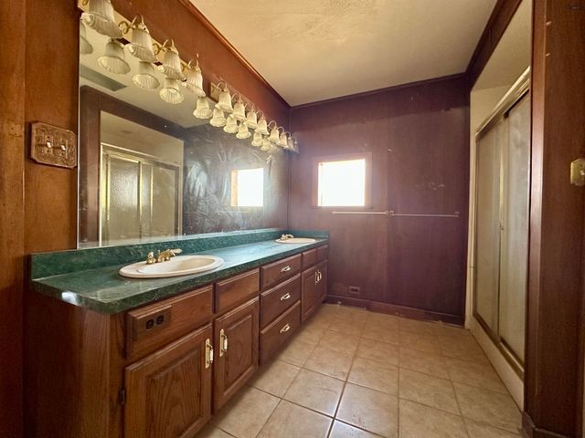 313 W CLEVELAND, Electra, TX 76360
