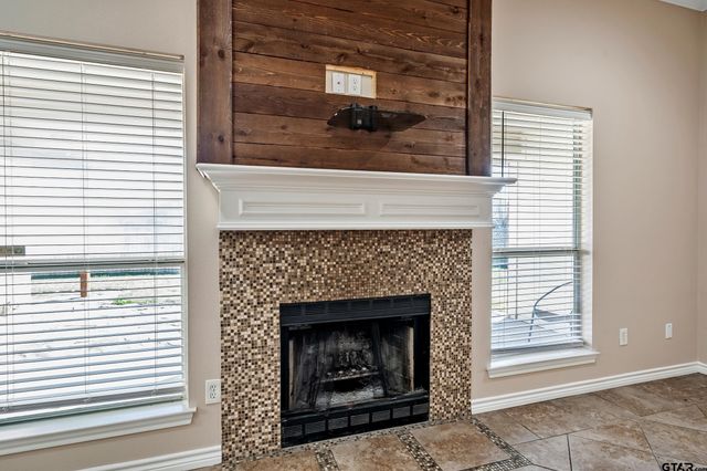 411 Amanda Ct, Whitehouse, TX 75791