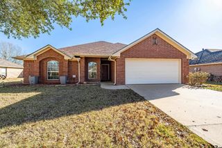 411 Amanda Ct, Whitehouse, TX 75791