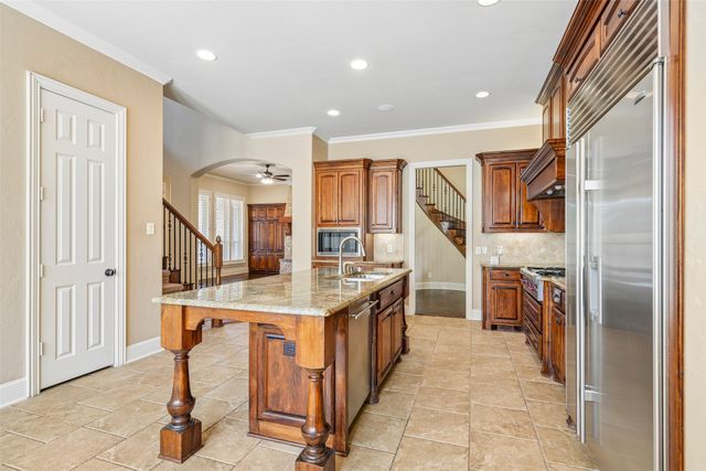 2800 Seven Shields Lane, Lewisville, TX 75056